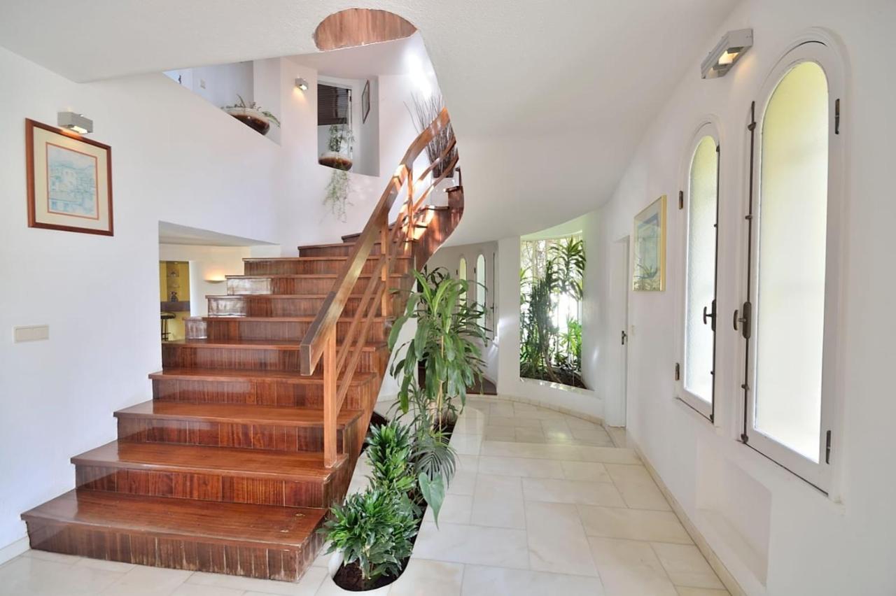 Enar - Private Pool - Beach - Free Wi-fi - Air Con Villa *