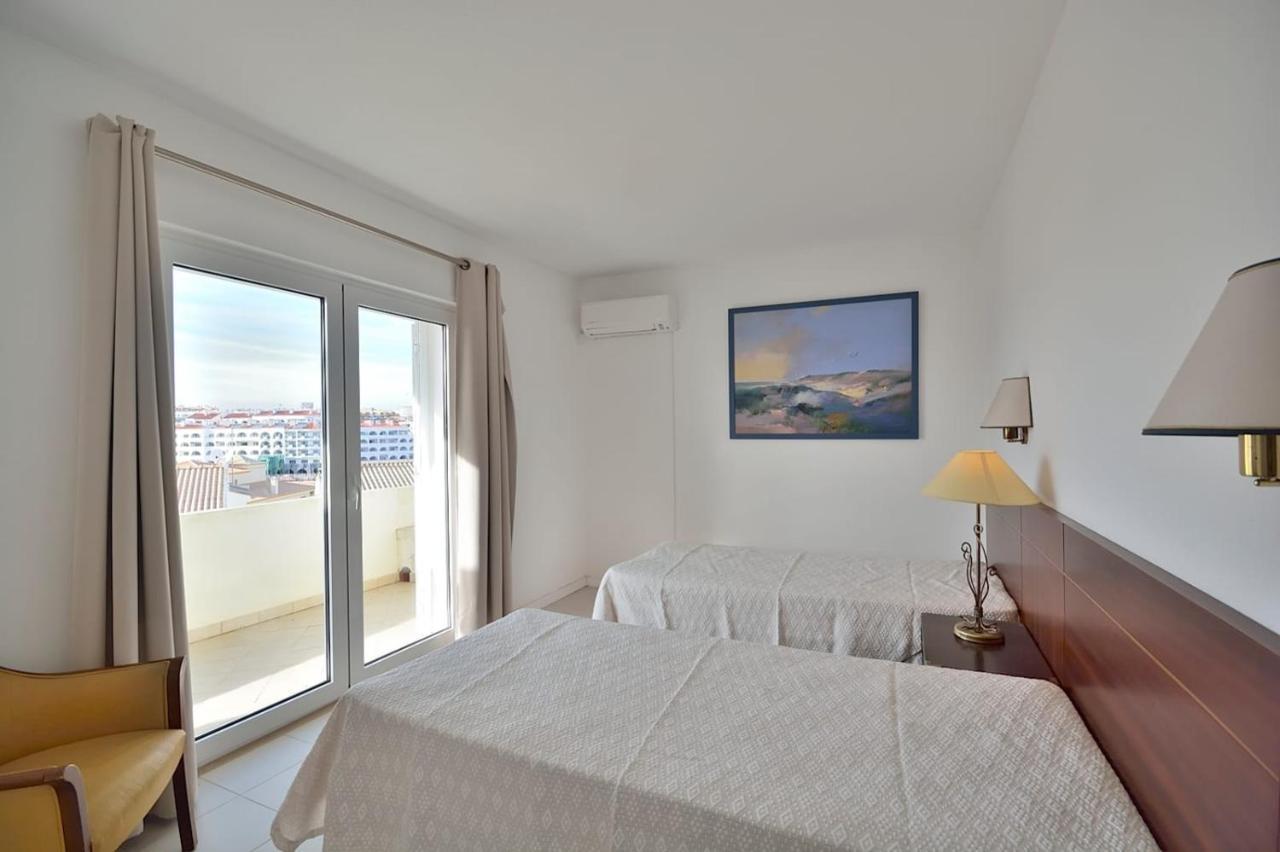 Enar - Private Pool - Beach - Free Wi-fi - Air Con * Albufeira